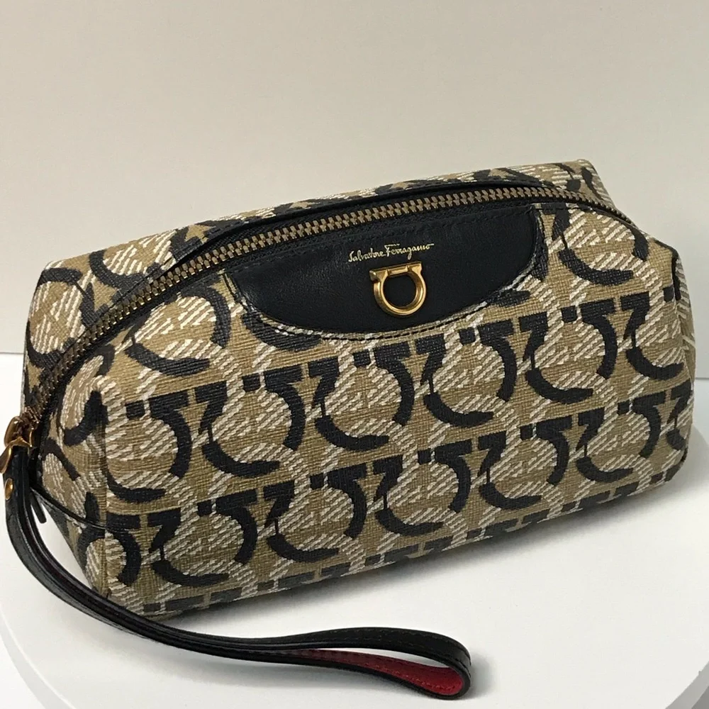Salvatore Ferragamo Gancini Cosmetic Bag 😍🔥